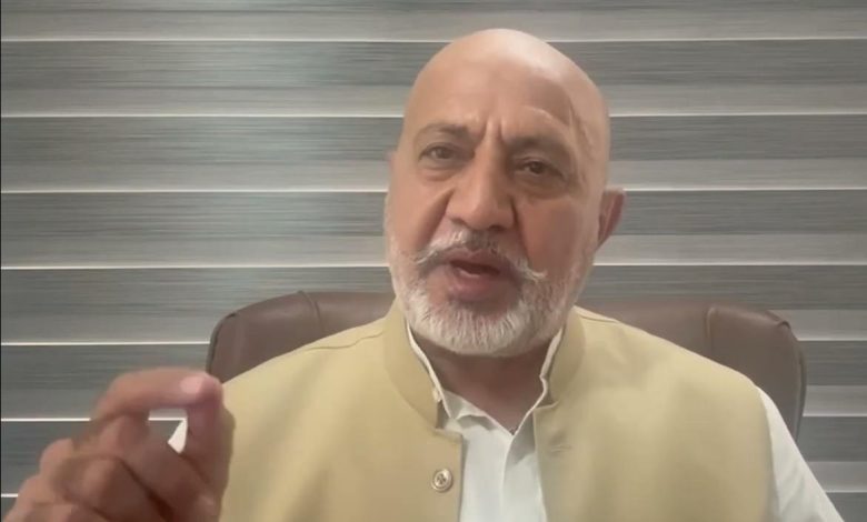 बलतेज पन्नू पंजाब के आर्मी स्कूलों में भाषा विवाद पर भाजपा के खिलाफ बयान देते हुए।