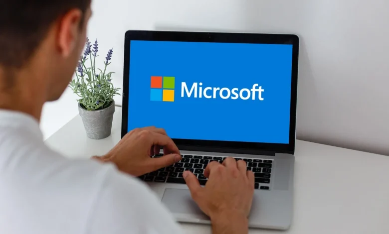 Windows 11 Security Update 2026 और माइक्रोसॉफ्ट बिटलॉकर फिक्स का आधिकारिक ग्राफिक्स।