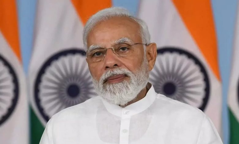 प्रधानमंत्री नरेंद्र मोदी द्वारा वीर सावरकर और एनटी रामाराव को श्रद्धांजलि