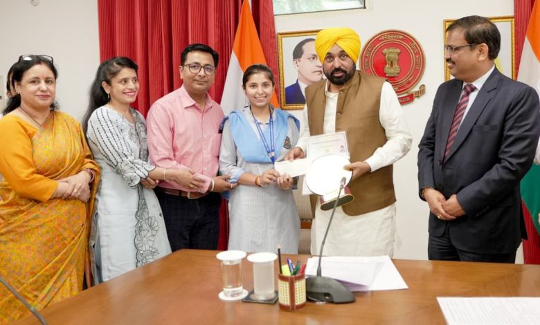 भगवंत मान सरकार की शिक्षा क्रांति का असर, पंजाब के 416 सरकारी स्कूलों की 12वीं कक्षा का रिजल्ट 100 प्रतिशत रहा