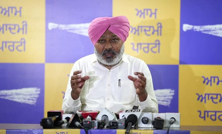 भाजपा विरोधी सरकारों को कुचलने के लिए ईडी, सीबीआई और चुनाव आयोग का उपयोग कर रही है: हरपाल सिंह चीमा
