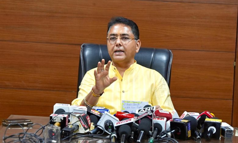 केंद्रीय मंत्री रवनीत बिट्टू के बयानों पर अमन अरोड़ा का तीखा पलटवार