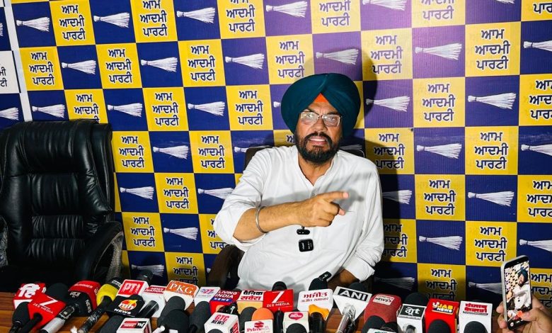 आप ने साइबर आतंकवाद के एक बड़े नेटवर्क का भंडाफोड़ करने के लिए पंजाब पुलिस की तारीफ की