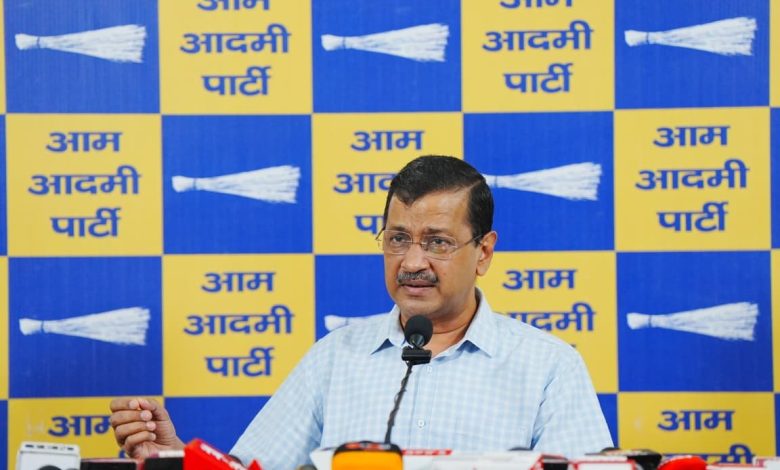 नीट के बाद अब सीबीएसई मूल्यांकन में गड़बड़ी, शिक्षा मंत्री को बर्खास्त करें प्रधानमंत्री- केजरीवाल