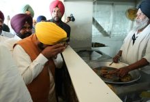 मुख्यमंत्री भगवंत सिंह मान ने श्री हरिमंदिर साहिब में माथा टेका, बेअदबी विरोधी ऐतिहासिक कानून बनाने की समझ और शक्ति देने के लिए परमात्मा का शुक्राना किया