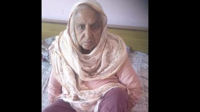 भगवंत मान सरकार की 'मुख्यमंत्री सेहत योजना' बनी वरदान; 65 साल की माँ के घुटनों का हुआ मुफ्त ऑपरेशन, बेटे की आँखों से छलके खुशी के आँसू