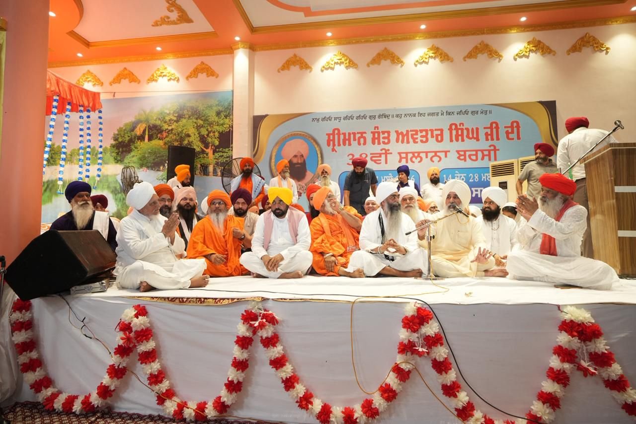 मुख्यमंत्री भगवंत सिंह मान ने जालंधर में खेलों को प्रोत्साहित करने के लिए दिया बड़ा तोहफा, गांव सीचेवाल के संत अवतार सिंह मेमोरियल हॉकी स्टेडियम में एस्ट्रोटर्फ का किया उद्घाटन