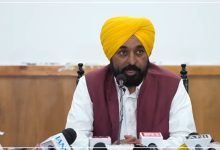 संगरूर में प्रेस कॉन्फ्रेंस के दौरान भगवंत मान भाजपा और केंद्र सरकार पर आरोप लगाते हुए बोलते हुए।