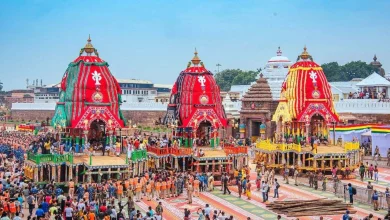 जगन्नाथ रथ यात्रा: क्यों तोड़ा गया नंदीघोष रथ का पहिया? जानें हेरा पंचमी की पौराणिक कथा 4 जगन्नाथ रथ यात्रा में नंदीघोष रथ और हेरा पंचमी की पौराणिक कथा का दृश्य