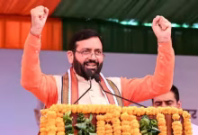 हरियाणा के मुख्यमंत्री नायब सिंह सैनी अंतरराष्ट्रीय नर्स दिवस पर नर्सिंग स्टाफ को बधाई देते हुए।