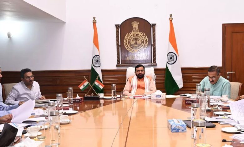 मुख्यमंत्री ने विकसित भारत-2047 के तहत हरियाणा के स्वास्थ्य सेवा रोडमैप की समीक्षा की, जिसमें डिजिटल स्वास्थ्य और बेहतर चिकित्सा सेवाओं पर ध्यान केंद्रित किया गया है।