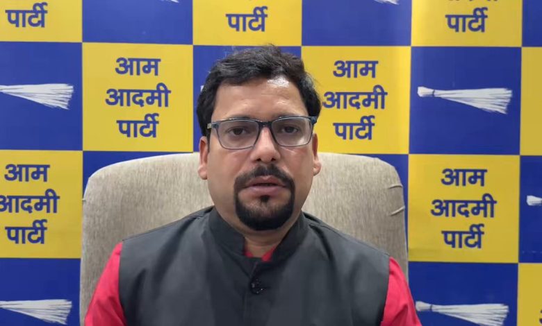 NEET 2026 Paper Leak: "मेहनत बच्चों की, मलाई माफिया की" – संजीव झा ने सरकार और NTA को घेरा