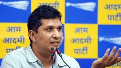 दिल्ली बस गैंगरेप मामले पर AAP नेता सौरभ भारद्वाज का विरोध प्रदर्शन और दिल्ली पुलिस की सुरक्षा व्यवस्था।