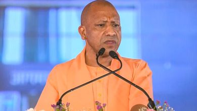 सीएम योगी मौसम आपदा प्रबंधन निर्देश देते हुए अधिकारियों को राहत कार्य तेज करने के लिए फील्ड में रहने को कह रहे हैं।