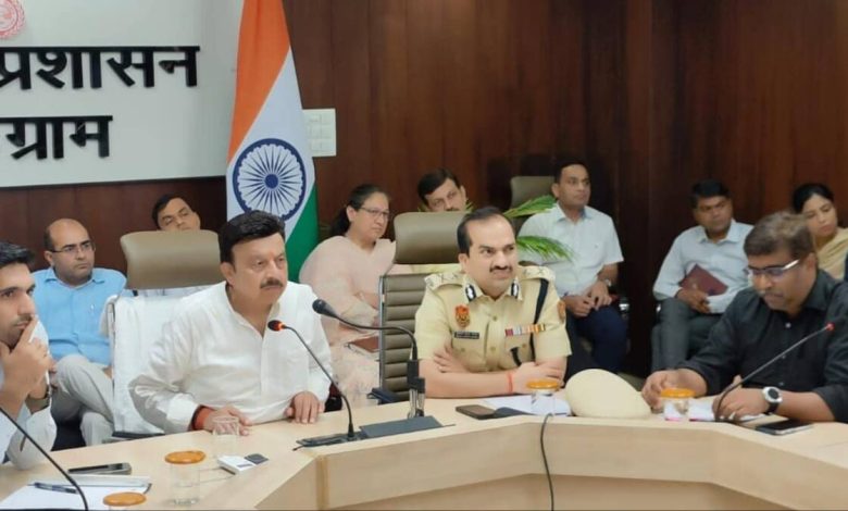 गुरुग्राम विकास कार्यों की समीक्षा: मंत्री राव नरबीर सिंह ने दिए जलभराव और सफाई व्यवस्था सुधार के सख्त निर्देश