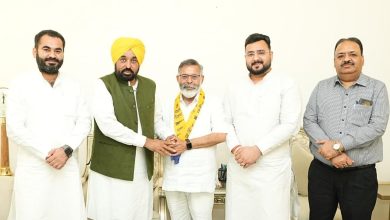 फाजिल्का में बड़ा सियासी बदलाव के तहत पूर्व बीजेपी नेता अनिल कुमार सेठी का AAP में शामिल होना और सीएम भगवंत मान द्वारा स्वागत
