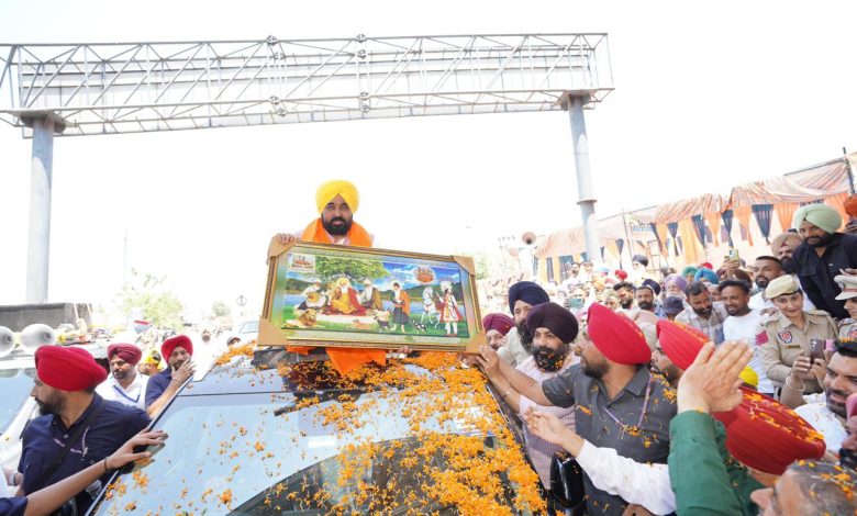 खालसा पंथ की जन्मभूमि से ‘थैंक्सगिविंग यात्रा’ की शुरुआत, मुख्यमंत्री भगवंत सिंह मान ने पंजाब की शांति और ‘सरबत दा भला’ की कामना की