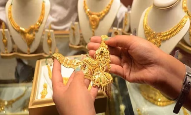 Gold-Silver Rate Today: सोने के दाम में तेजी, 22K-24K गोल्ड हुआ महंगा, जानें चांदी का ताजा भाव