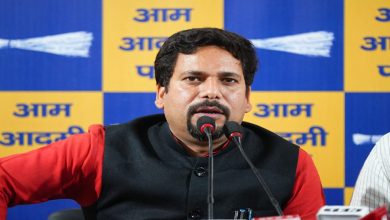 मिलन विहार में O-ज़ोन के नाम पर तोड़फोड़ और पुलिस कार्रवाई का दृश्य