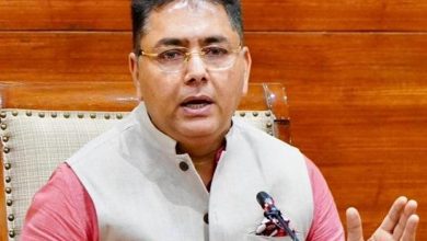 कैबिनेट मंत्री अमन अरोड़ा बाल श्रम और बाल भिक्षावृत्ति रोकने के अभियान पर चर्चा करते हुए