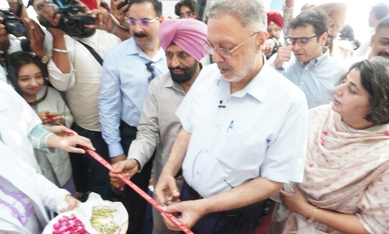 स्वास्थ्य मंत्री डॉ. बलबीर सिंह लुधियाना सिविल अस्पताल में मेटाडोन क्लिनिक का उद्घाटन करते हुए।