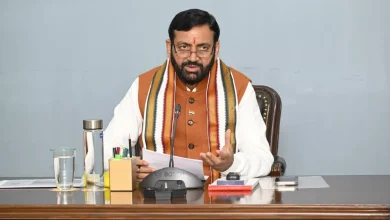 नायब सिंह सैनी नसीबपुर में अहीरवाल शहीदों के स्मारक निर्माण की योजना पर चर्चा करते हुए