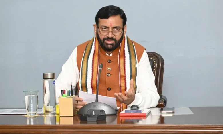 नायब सिंह सैनी नसीबपुर में अहीरवाल शहीदों के स्मारक निर्माण की योजना पर चर्चा करते हुए