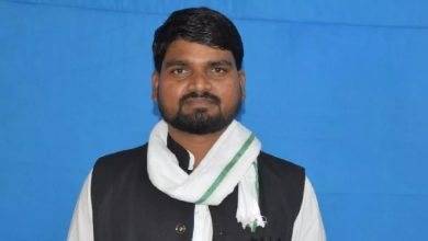 राजपीपला सम्मेलन विवाद पर आम आदमी पार्टी विधायक चैतर वसावा मीडिया को संबोधित करते हुए।