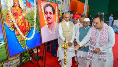 जयपुर में प्राकृतिक खेती कार्यशाला को संबोधित करते मुख्यमंत्री भजनलाल शर्मा और अन्य गणमान्य नेता।