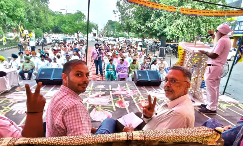 डॉ. बलबीर सिंह की मौजूदगी में पटियाला जनसभा में उमड़ी भीड़