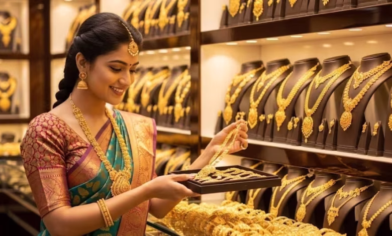 Gold-Silver Price Today: 18 जून को सोने और चांदी के भाव में बदलाव दिखाता सर्राफा बाजार चार्ट और कीमतों की तुलना