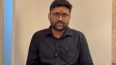 गुजरात में प्रेस कॉन्फ्रेंस करते आप विधायक गोपाल इटालिया और चैतर वसावा मामले पर बयान
