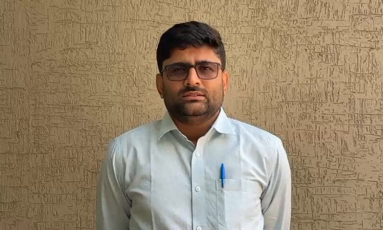 AAP नेता गोपाल इटालिया चैतर वसावा मामले पर बयान देते हुए आदिवासी अधिकारों की बात करते हुए