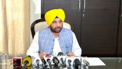 पंजाब में सरकारी योजनाओं के तहत स्वास्थ्य, शिक्षा और जनकल्याण सुविधाओं का लाभ लेते हुए लोग।