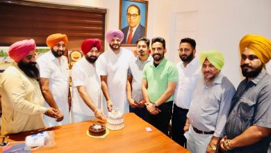 मंत्री हरदीप सिंह मुंडियां जन्मदिन पर शुभकामनाओं के लिए आभार व्यक्त करते हुए लोगों का धन्यवाद कर रहे हैं।