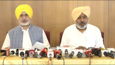 पंजाब के वित्त मंत्री हरपाल सिंह चीमा प्रेस वार्ता में फर्जी वीडियो मामले पर अकाली दल बादल पर बयान देते हुए