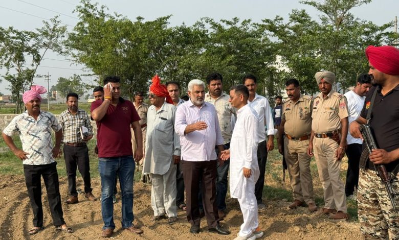 लाल चंद कटारूचक्क भुआ हलका सड़क परियोजना शुभारंभ सरमोलाहड़ी गांव 2.06 करोड़ विकास कार्य