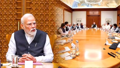 प्रधानमंत्री नरेंद्र मोदी विभागीय सचिवों के साथ बैठक में प्रशासनिक सुधारों पर चर्चा करते हुए।