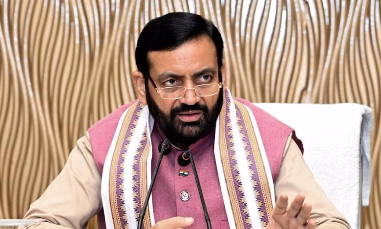 मुख्यमंत्री नायब सिंह सैनी रोहतक हादसे पर शोक व्यक्त करते हुए मृतकों के परिजनों के लिए मुआवजे की घोषणा कर रहे हैं।