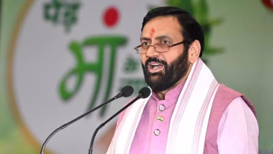 हरियाणा प्राकृतिक खेती योजना के तहत खेतों में प्राकृतिक तरीके से खेती करते किसान और प्रशिक्षण प्राप्त करते ग्रामीण।