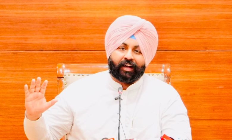 पंजाब शिक्षा क्रांति: सरकारी स्कूलों के 59 विद्यार्थियों ने जेईई एडवांस परीक्षा पास की; आईआईटी क्वालीफायरों में 34 प्रतिशत की वृद्धि दर्ज