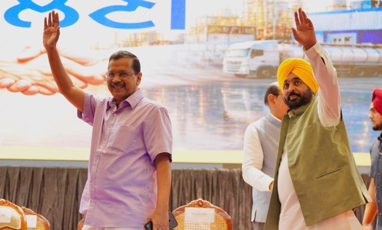 भगवंत मान सरकार व्यापारियों, दुकानदारों और कारोबारियों की मदद के लिए हमेशा प्रतिबद्ध: अरविंद केजरीवाल