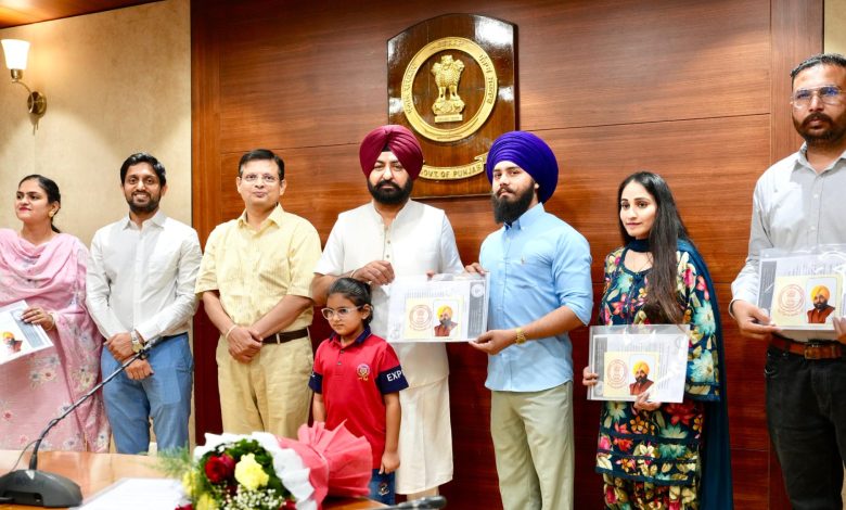 हरदीप सिंह मुंडियां ने 48 ज़िला सिस्टम मैनेजरों और सहायक सिस्टम मैनेजरों को नियुक्ति पत्र सौंपे