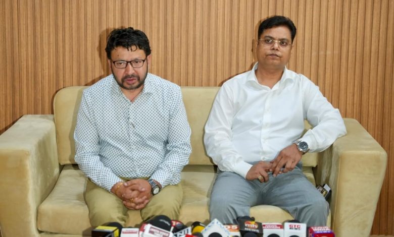 मोहाली में एनआरआई मिलनी कार्यक्रम को संबोधित करते कैबिनेट मंत्री रवजोत सिंह