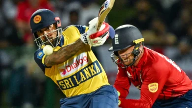 T20 World Cup 2026 में इंग्लैंड और श्रीलंका महिला टीमों का क्रिकेट मैच खेलते हुए दृश्य