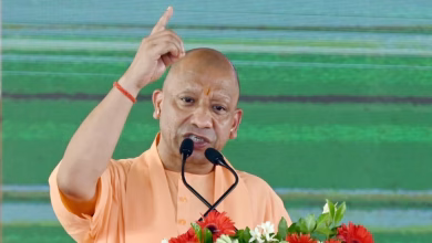फिरोजाबाद में विकास परियोजनाओं का लोकार्पण करते मुख्यमंत्री योगी आदित्यनाथ