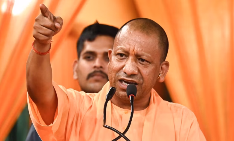 मुख्यमंत्री योगी आदित्यनाथ विधायक अभिजीत सिंह सांगा के परिवार को शोक संवेदना व्यक्त करते हुए