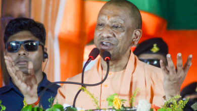 सीएम योगी आदित्यनाथ ‘चलो स्कूल’ अभियान पर संबोधित करते हुए और शिक्षा अभियान की अपील करते हुए।