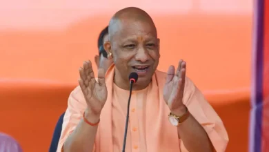 सीएम योगी आदित्यनाथ यूपी की पद्म पुरस्कार प्राप्त विभूतियों को बधाई देते हुए