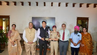 चंडीगढ़ पंजाब भवन में पंजाब की बेटियों का सम्मान, NDA और एयर फोर्स में शानदार उपलब्धि पर अमन अरोड़ा ने किया सम्मानित